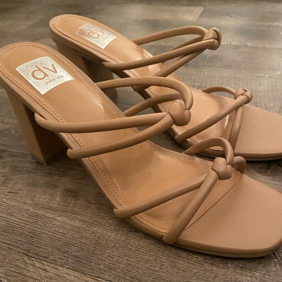 Nude heels - Picture 5 of 6